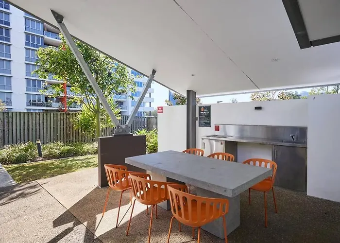 Two Bedroom Apartment In Robina Center Gold Coast