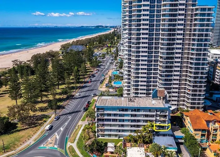 Entire Beachside 2 Bedroom Unit Gold Coast