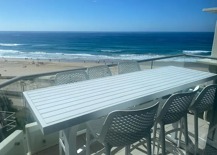 Absolute Beach Frontage Two Bedroom With Pool And Indoor Spa Gold Coast