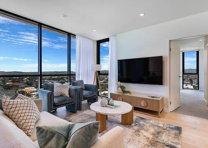 Luxury Stay In Hemingway Palm Beach Gold Coast