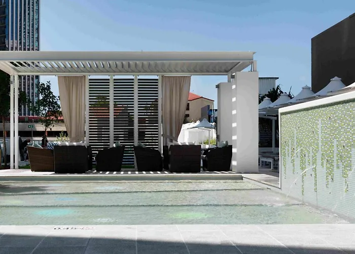2-Bed Apt In Surfers Paradise With Pools And Gym Gold Coast