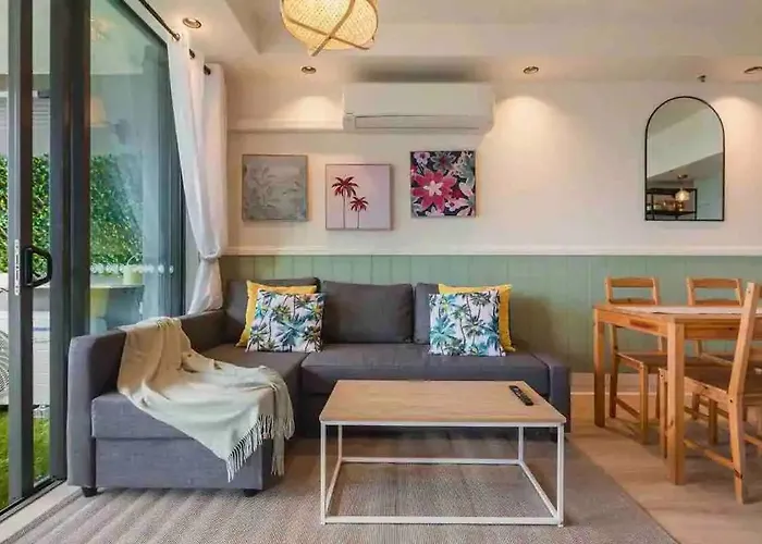 New Modern Deco' Apartment, With View, Pool, Spa And Sauna Gold Coast