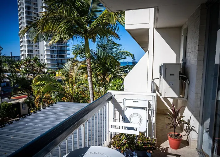 Entire Beachside 2 Bedroom Unit Gold Coast