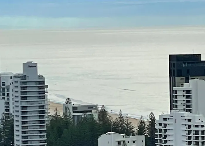Oracle Broadbeach: Luxurious Sky Home with Panoramic Views Gold Coast