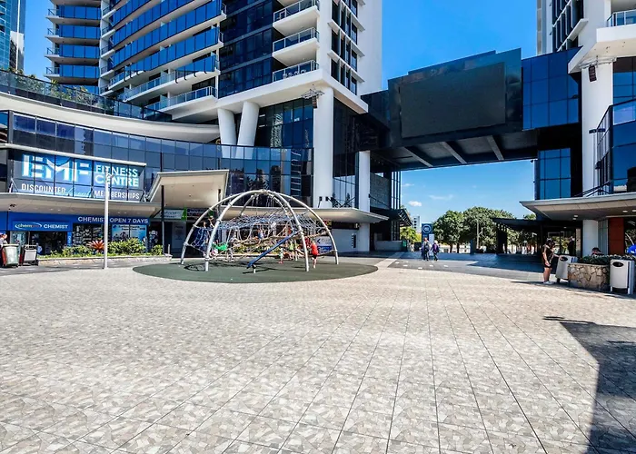 Circle On Cavill - One Bedroom Apartments - Self Contained & Privately Managed Gold Coast