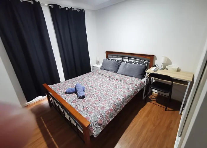 Shared House With Other Guests Near Shopping Center And Theme Parks Gold Coast
