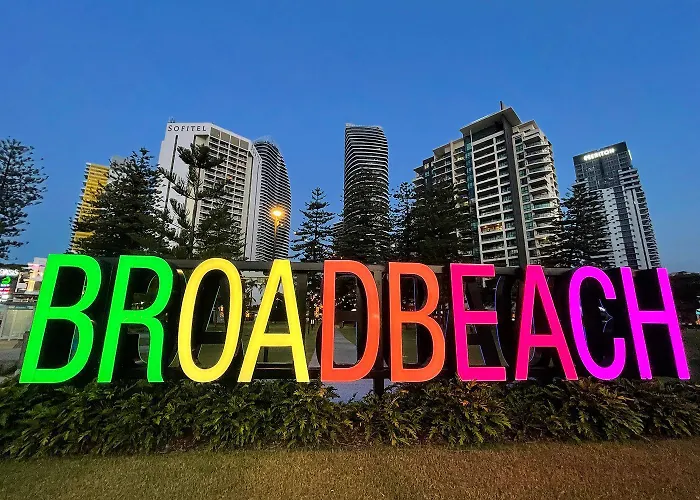 Luxurious Seaside 4Br Skyhome With Panoramic Views Gold Coast