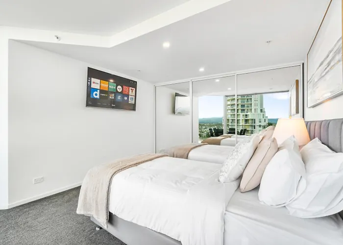 Wings Penthouse Sleeps 10 - Optimise Bnb Gold Coast