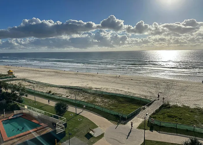Absolute Beach Frontage Two Bedroom With Pool And Indoor Spa Gold Coast
