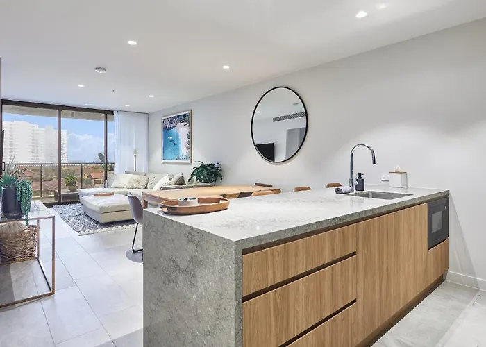Oceanview Luxury Broadbeach 2 Bedroom Gold Coast