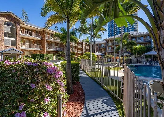 Burleigh Beach Apartment - Self Catering Gold Coast