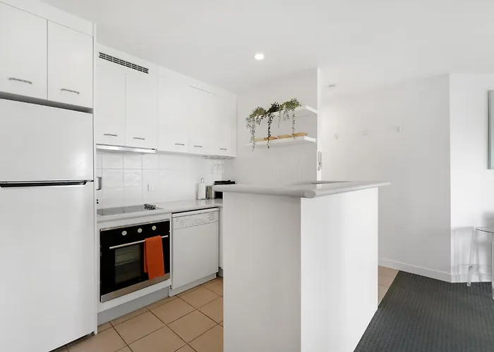 Chevron Sails Apartment Gold Coast