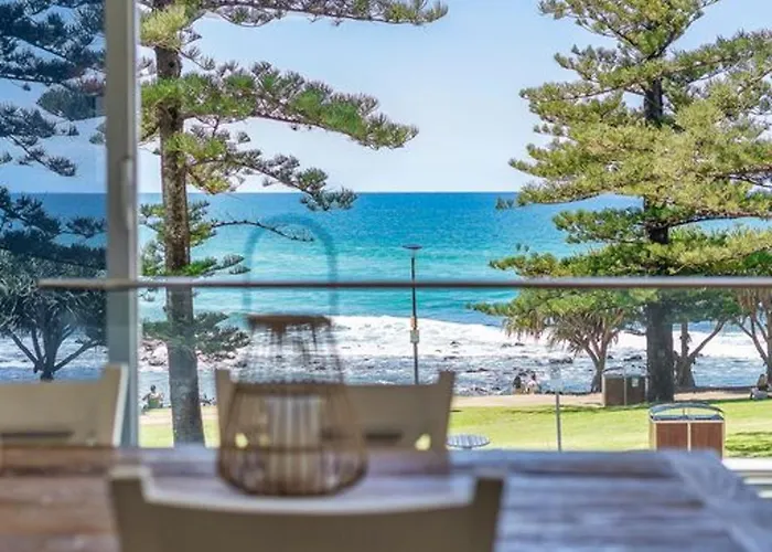 Burleigh Beach Abode With Oceanfront Beach View Gold Coast