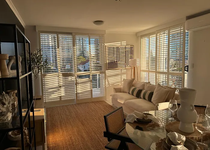 Surfers Paradise - 2B 2Bath Oceanview Apartment Gold Coast