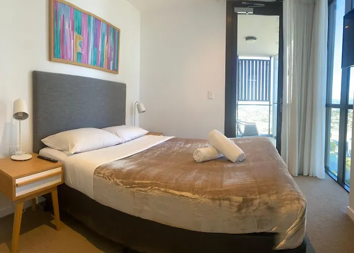 Beach Residences 2-Br River View Gold Coast