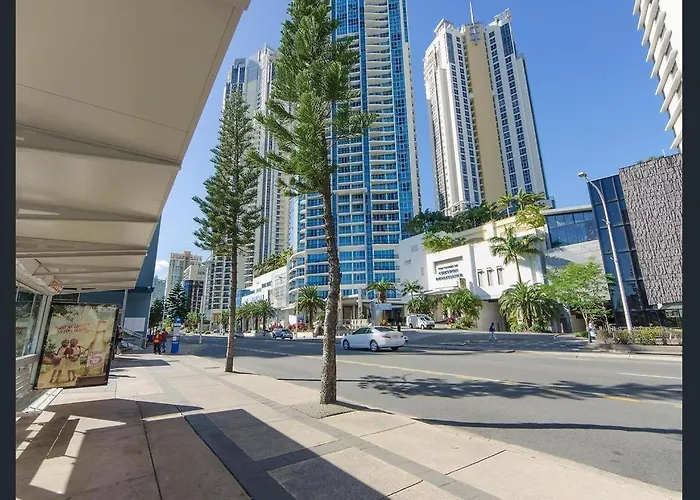 Beach Side Apartment Managed By Gold Coast Premium