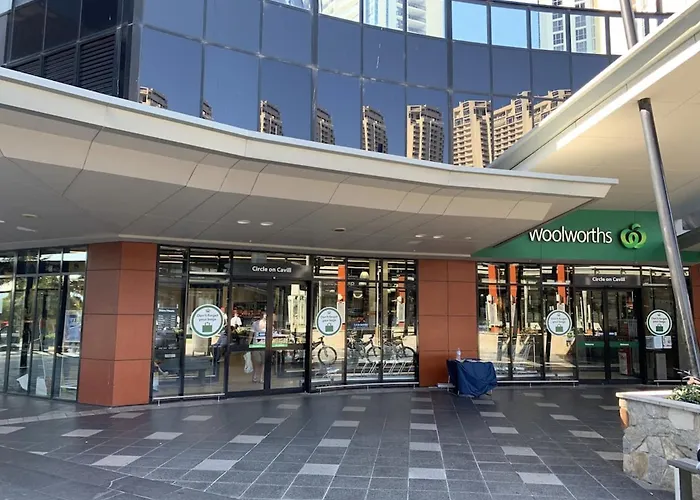 Circle On Cavil Surfers Sleeps 6 Apartment Lux Gold Coast