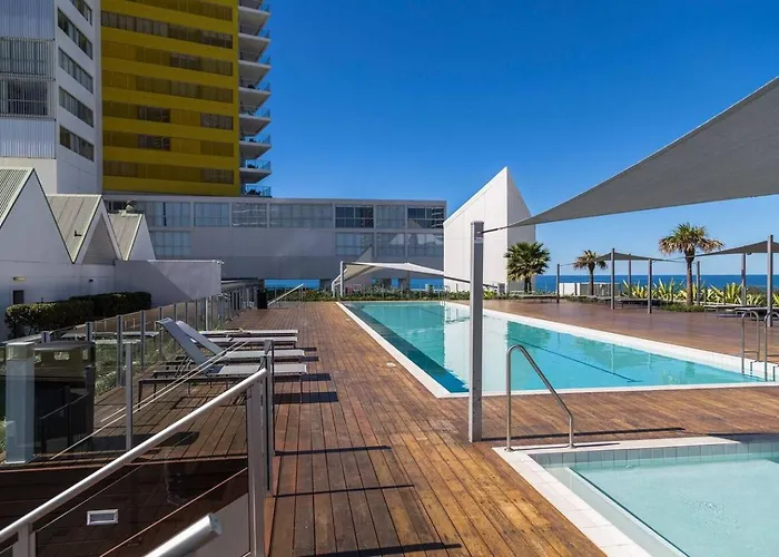Endless Blue - Stunning Beachfront Living With Pool Gold Coast