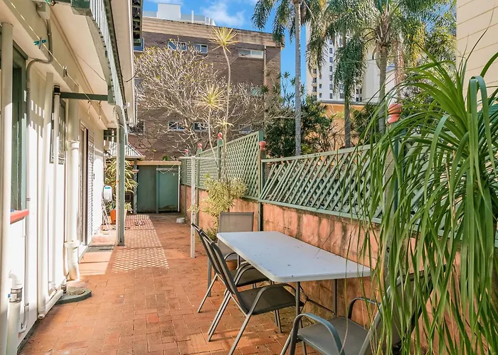 Tondio Terrace Flat 5 - Pet Friendly Apartment Gold Coast