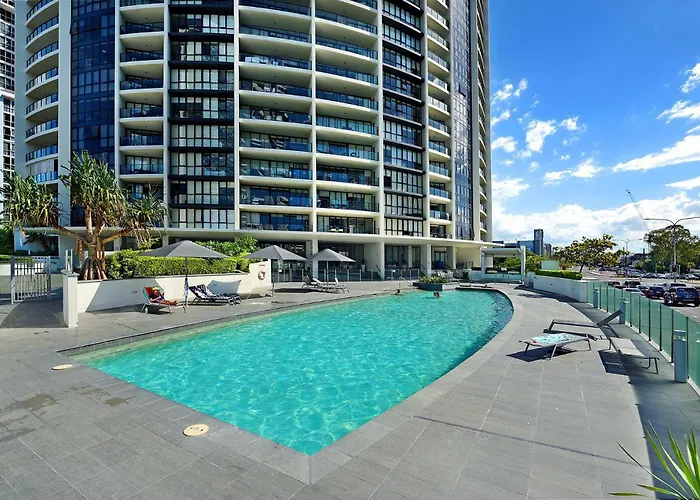 Charming 3 Bedroom Apartment - Sierra Grand - Coasthm Gold Coast