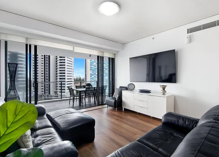 Sierra Grand Spacious 3 Bedroom Apartment - Coasthm Gold Coast