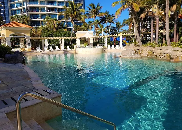 Chevron Renaissance - Spacious 2 Bedroom Haven - Coasthm Gold Coast