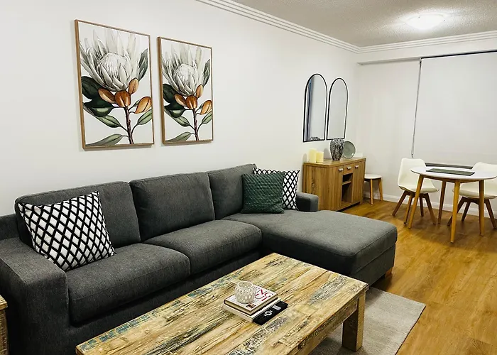 Ocean View Apartments At The Heart Of Gold Coast