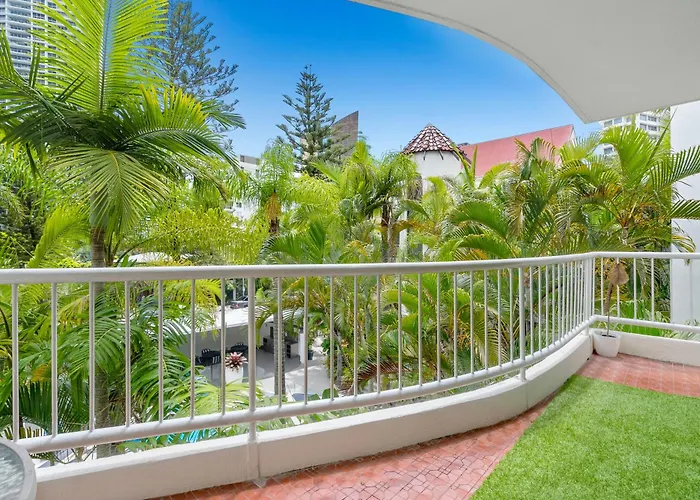 Surfers Paradise Mediterranean Beachside Apartment Pet Friendly Gold Coast
