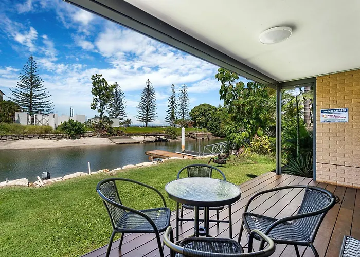 Canal Luxury Living & Boat Ramp Coastalcoastretreats Gold Coast