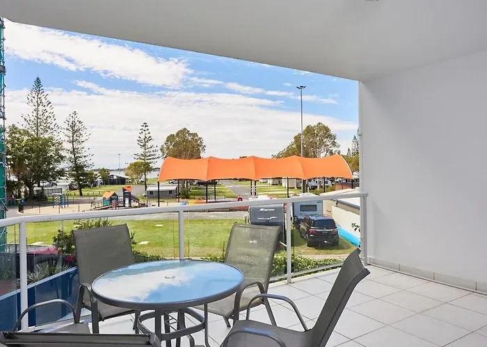 Comfort Two Bedroom Apartment In Heart Southport Gold Coast