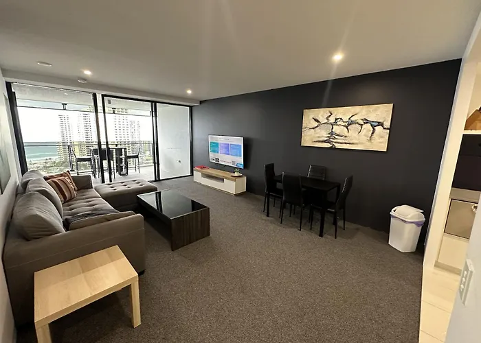 Circle On Cavil Surfers Sleeps 6 Apartment Lux Gold Coast