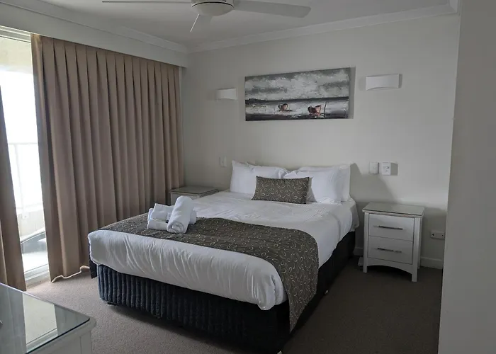 Pacific Surf Absolute Beachfront Apartments Gold Coast