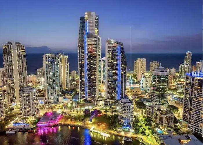 Circle On Cavil Surfers Sleeps 6 Apartment Lux Gold Coast