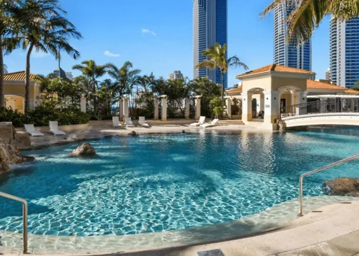 Chevron Renaissance - Spacious 2 Bedroom Haven - Coasthm Gold Coast