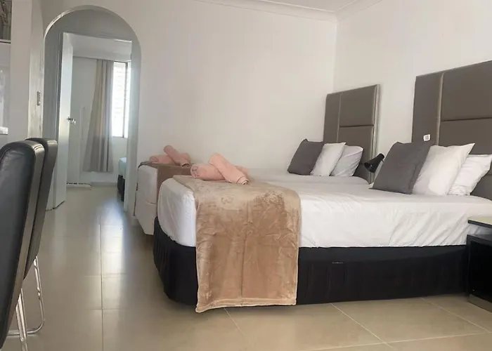 St Tropez Surfers Paradise Gold Coast