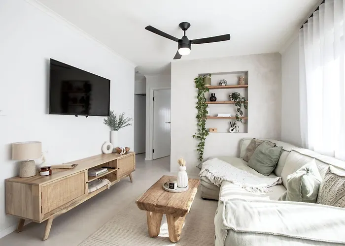Coastal 2-Bed Apartment With Courtyard Gold Coast
