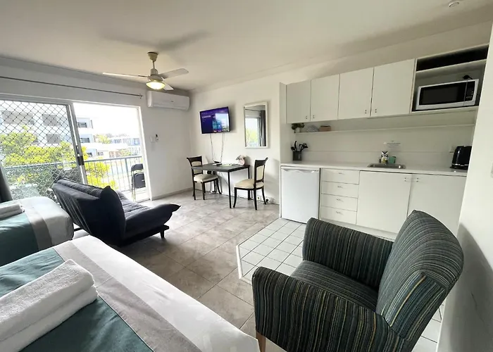 Gold Coast HotelsBroadwater Keys Holiday Apartments