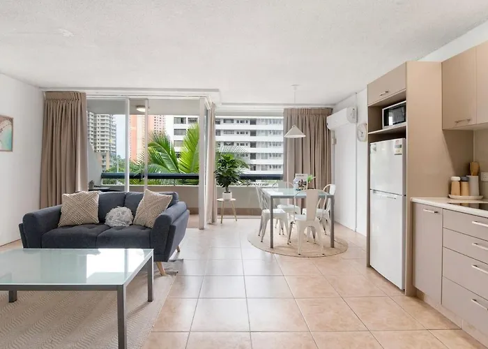 Beach Side, Pool, Spa, Bbq, Parking, Walk Convention Centre, Casino, Pac Fair, Light Rail Gold Coast
