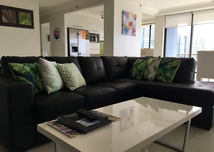 Surfers Century Oceanside Apartments Gold Coast