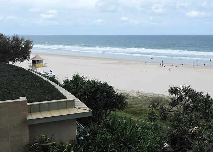 President Holiday Apartments - Absolute Beachfront Gold Coast