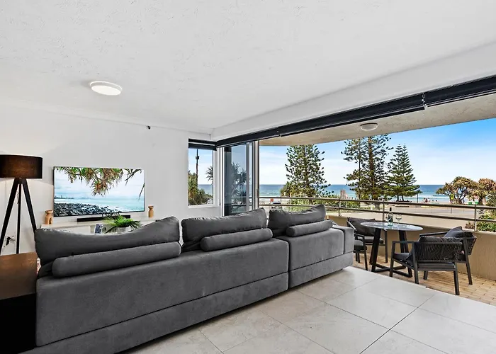 Beachfront Escape Zenith - Ocean Views, Pool, Spa Gold Coast