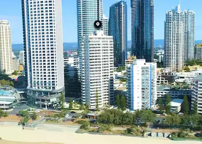 Beachfront Escape Zenith - Ocean Views, Pool, Spa Gold Coast