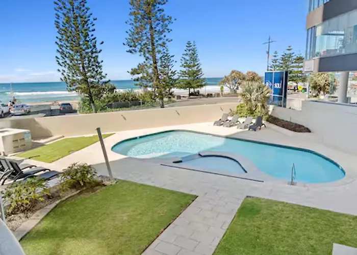 Beachfront Escape Zenith - Ocean Views, Pool, Spa Gold Coast