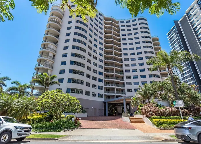 The Meriton Apartments On Main Beach Gold Coast
