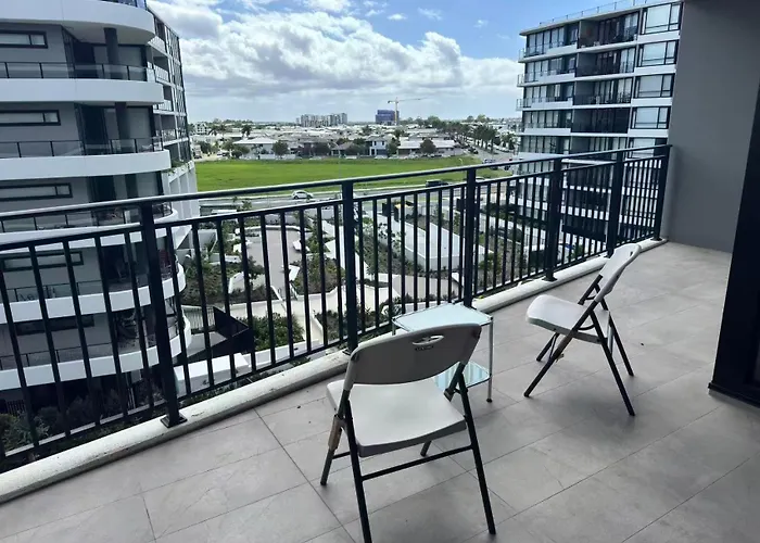 Riverfront Serenity Suite Gold Coast