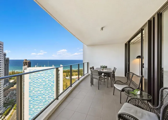 Ocean View 3-Bed With Gym, Pool, Sauna & Parking Gold Coast
