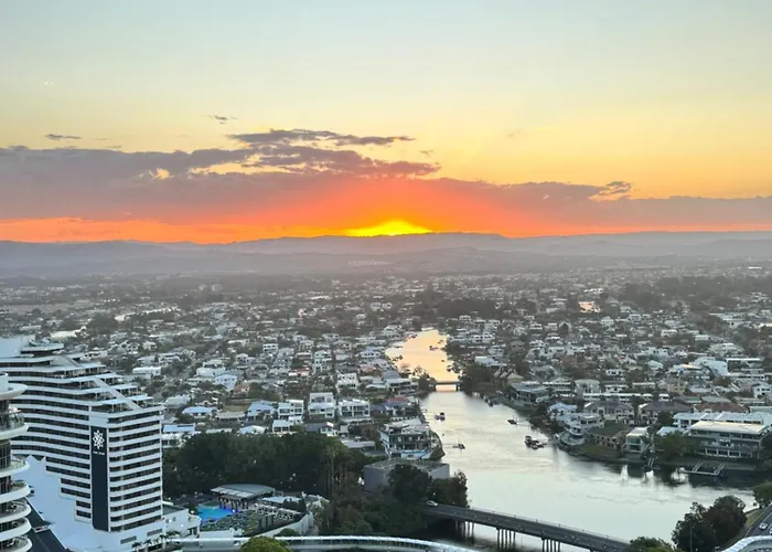 Oracle Broadbeach: Luxurious Sky Home with Panoramic Views Gold Coast
