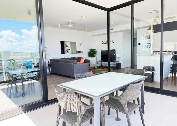 5Th Floor Beachside Ocean View With Wi-Fi, Pool And Gym Gold Coast