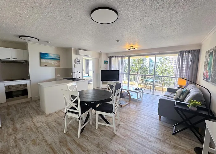 Surfers Beachside Holiday Apartments Gold Coast