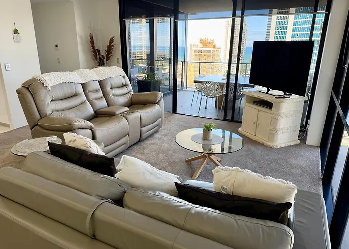 Gorgeous Apartment Spa Bath & Ocean Views Gold Coast